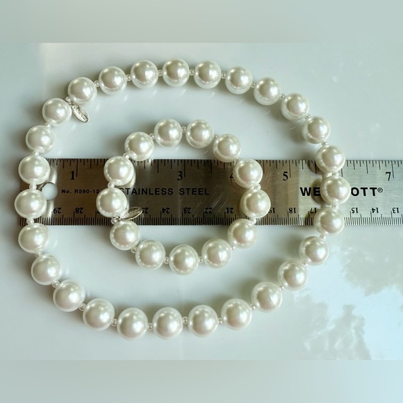 Seasons Faux Pearl Choker White Necklace & Bracelet - Picture 6 of 9